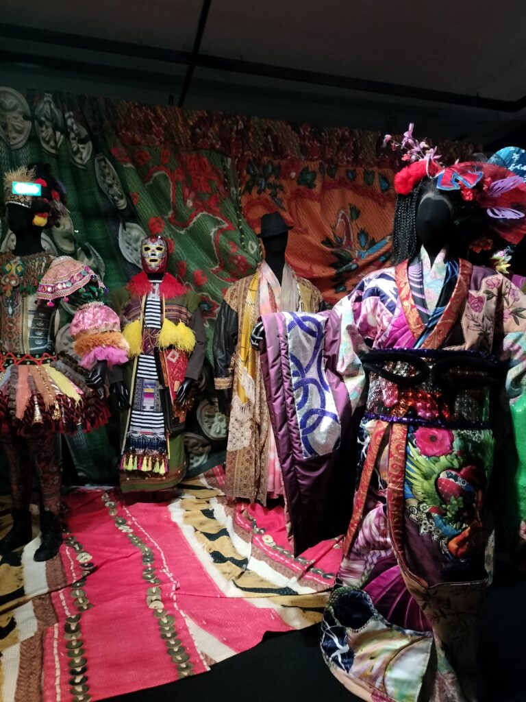 CNCS - costumes - expositions - christian lacroix - moulins