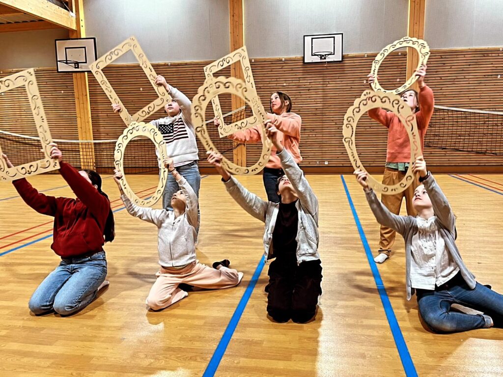 collège saint dominique - petites étoiles - ateliers - EAC - danse - création