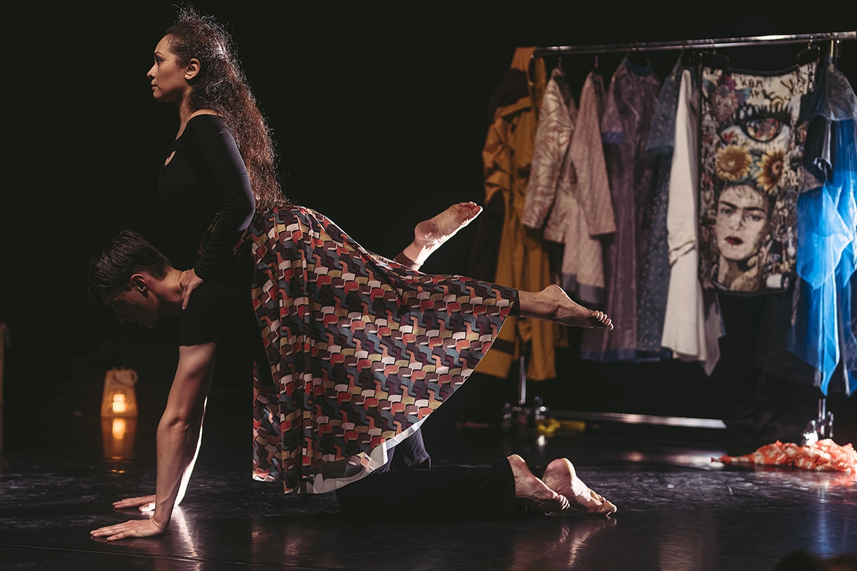 Influences danses et étoffes